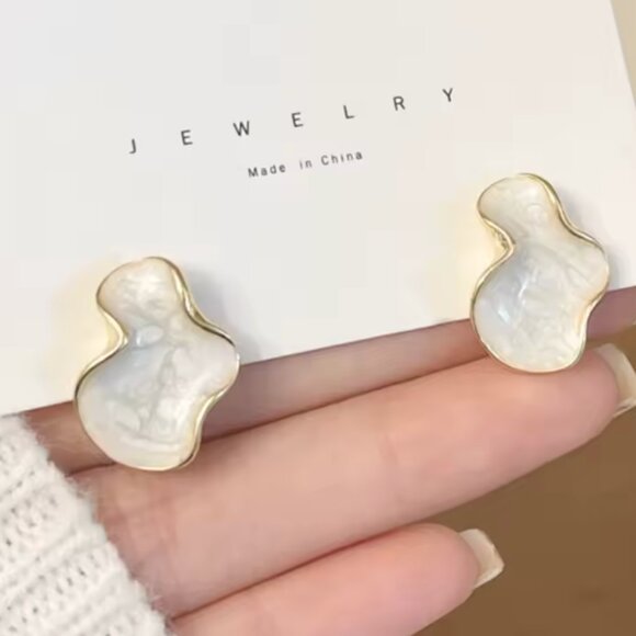 Irregular Shell Stud Earrings with .925 Silver Needle – Gold Trim Finish - Picture 3 of 7